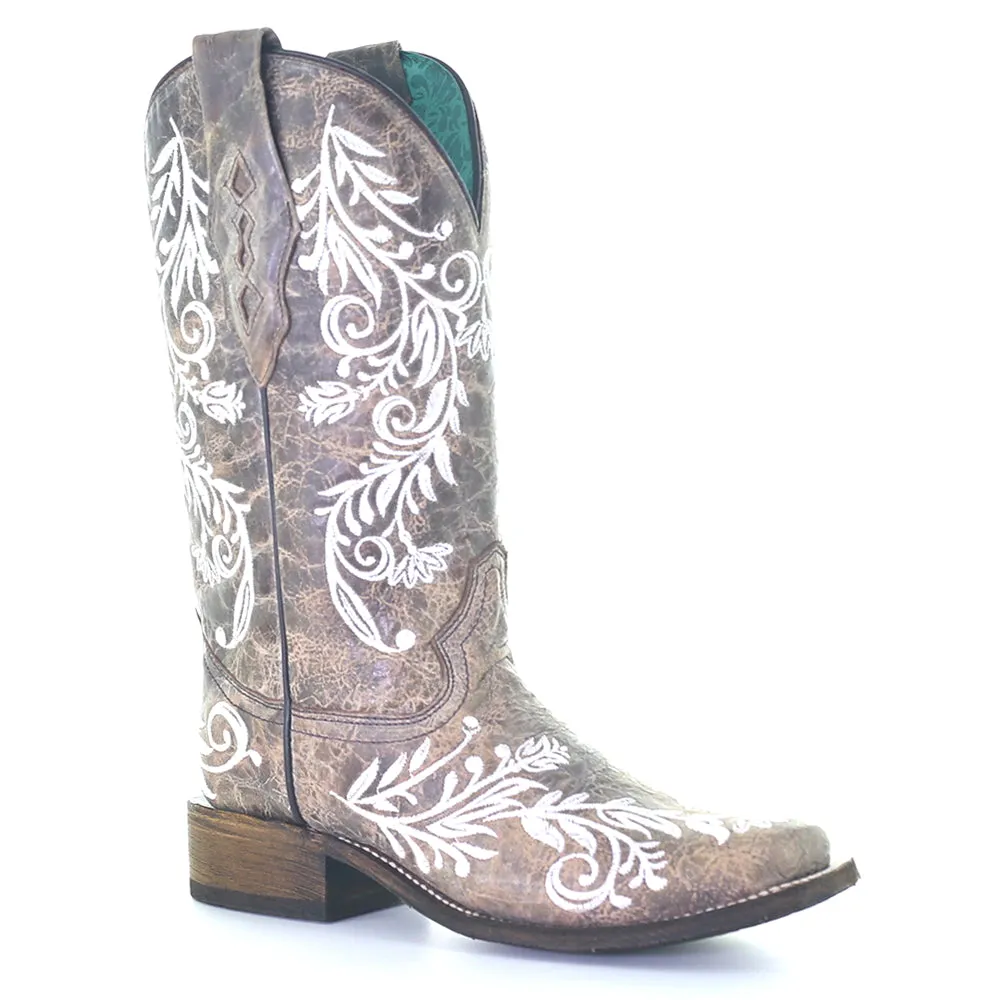 Embroidered Snip Toe Cowboy Boots