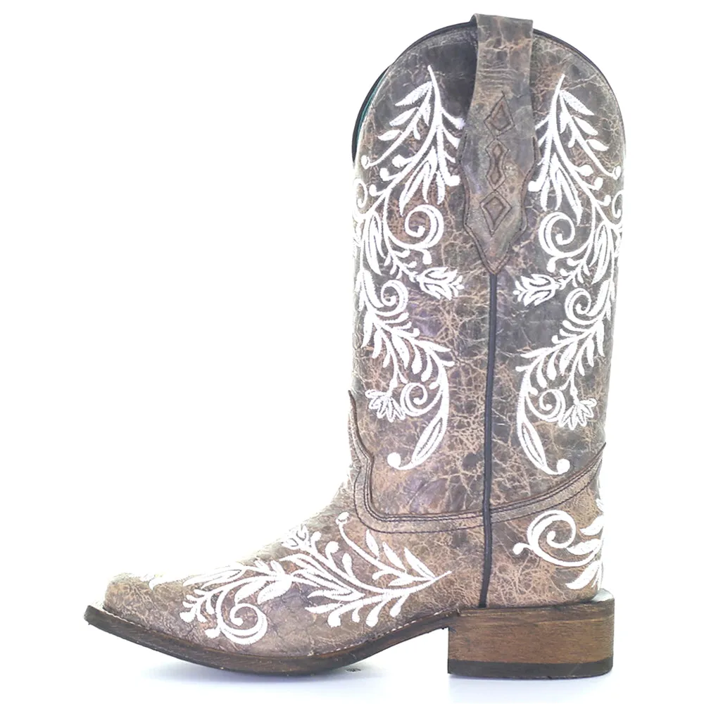 Embroidered Snip Toe Cowboy Boots