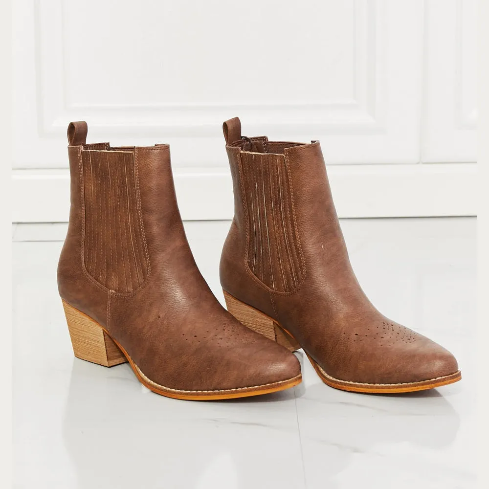 Love the Journey Stacked Heel Chelsea Boot in Chestnut
