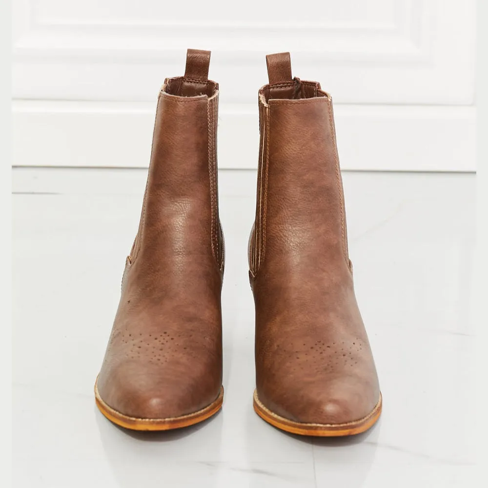 Love the Journey Stacked Heel Chelsea Boot in Chestnut