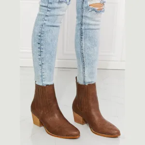 Love the Journey Stacked Heel Chelsea Boot in Chestnut